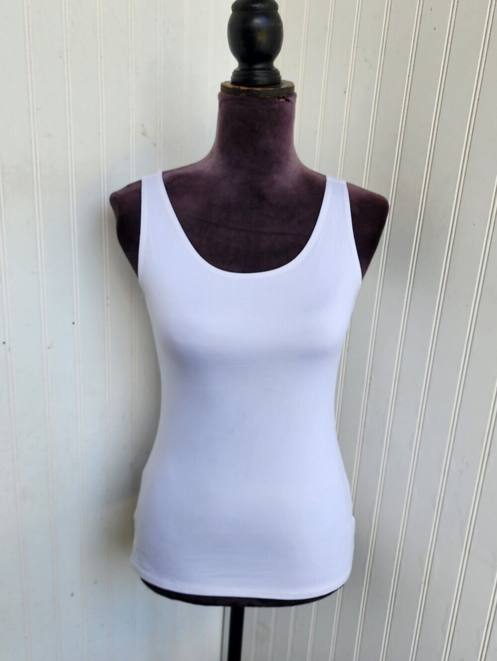Van Heusen Women's White Stretch Tank Top Nylon Spandes Sleveless Sz XS